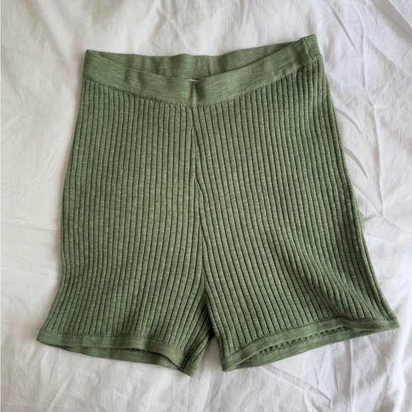 Green Ribbed Knit Women's Shorts - Picture 3 of 4